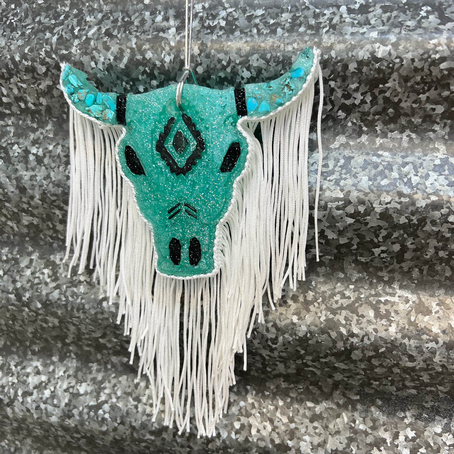 Bullhead White Fringe Freshie